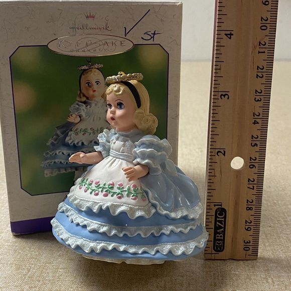 Hallmark Keepsake Ornament Madame Alexander Alice in Wonderland Christmas 2000 - Picture 9 of 12